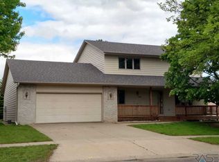 606 Grand Ave, Harrisburg, SD 57032