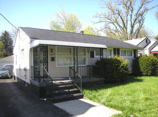 1217 Smith Rd, Columbus, OH 43207