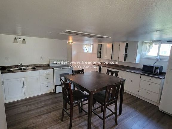 4th image of 360 1/2 Belford Ave