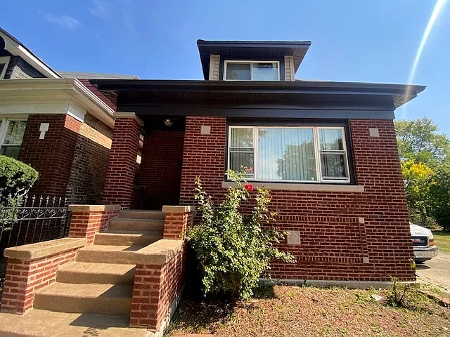 9135 S Normal Ave photo 1