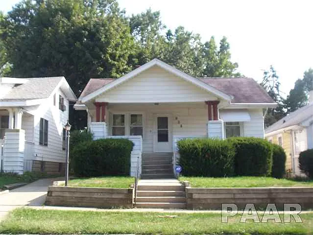 928 W Hanssler Pl photo 1