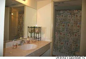 2 bed, 2.0 bath, 1146 sqft, $2,250 — Photo 2