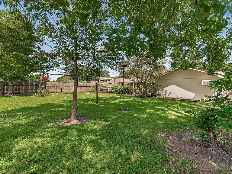 1007 E Baker Rd — Photo 37