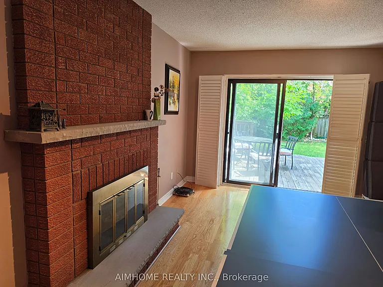 49 Holbrook Ct — Photo 6