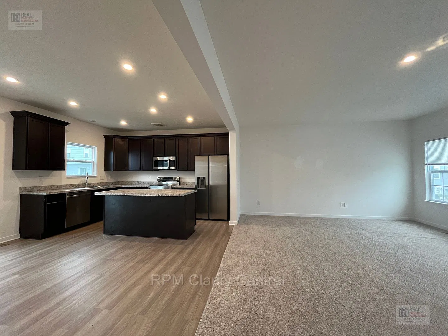 Beautiful 3-Bedroom Townhome with 2-Car Garage in Willow Reserve! — Photo 4