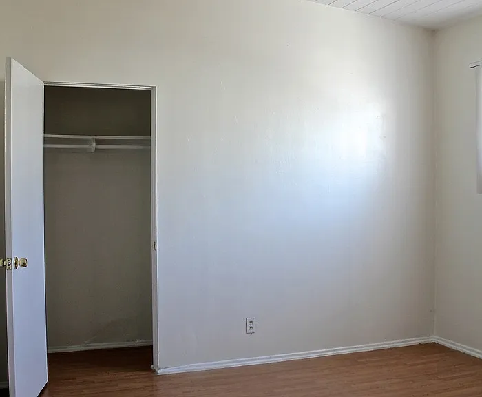 928 Albany St — Photo 16