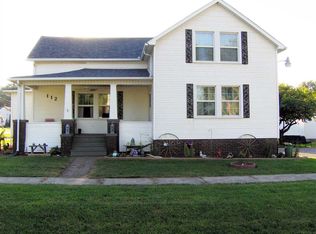 112 1st Ave, Carbon Cliff, IL 61239
