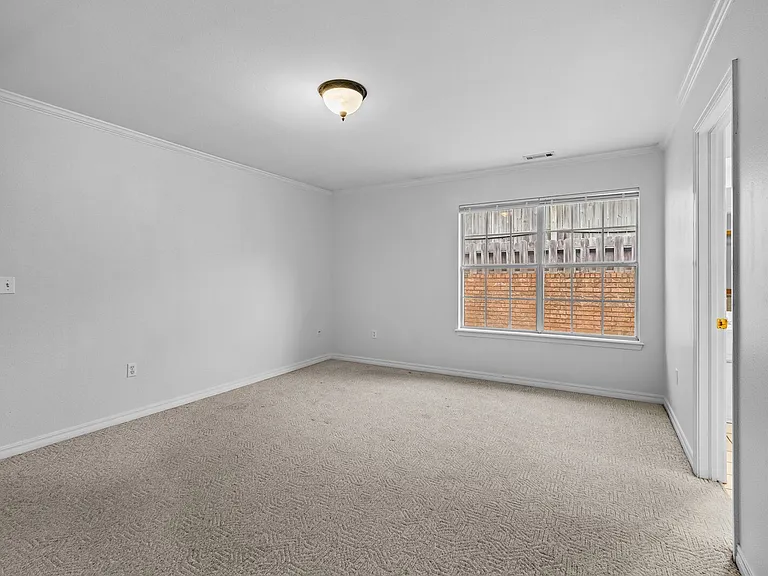 Pointer Lane Duplex — Photo 4