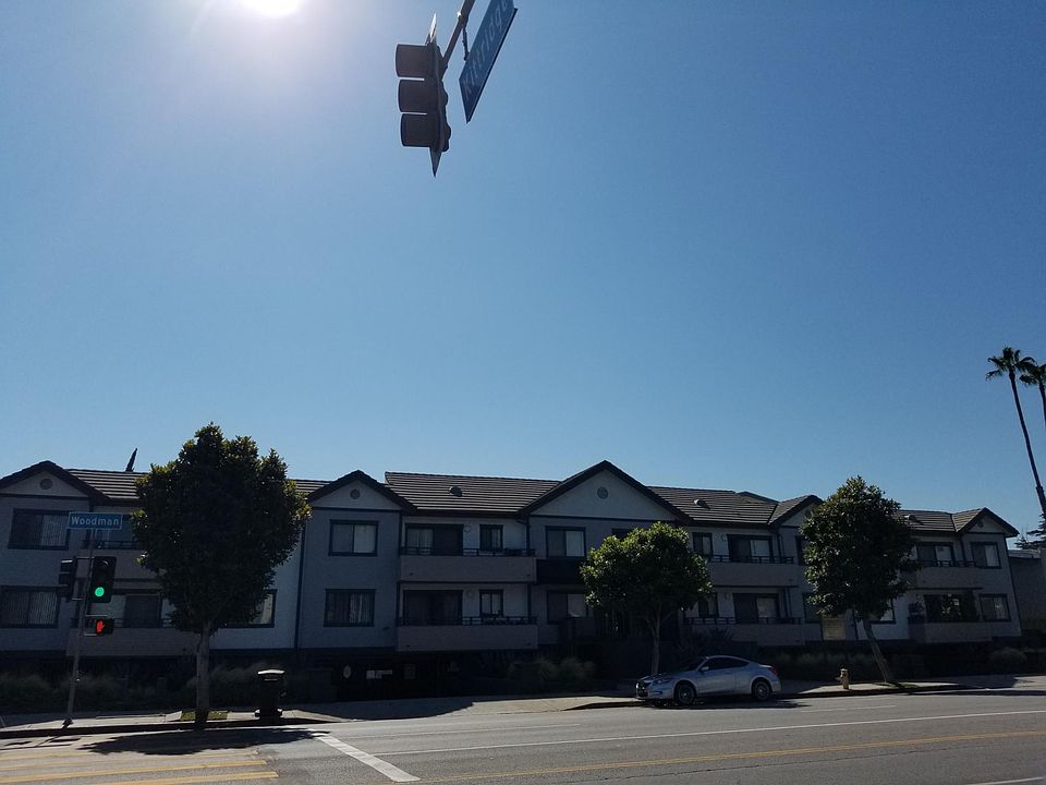 1st image of 6615 Woodman Ave #210