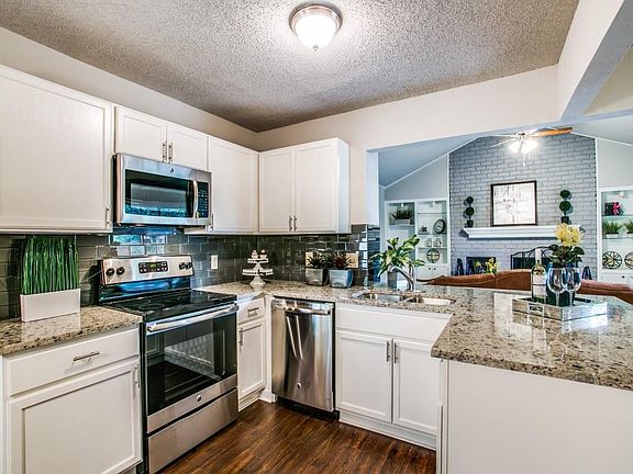 5th image of 3529 Shorecrest Dr