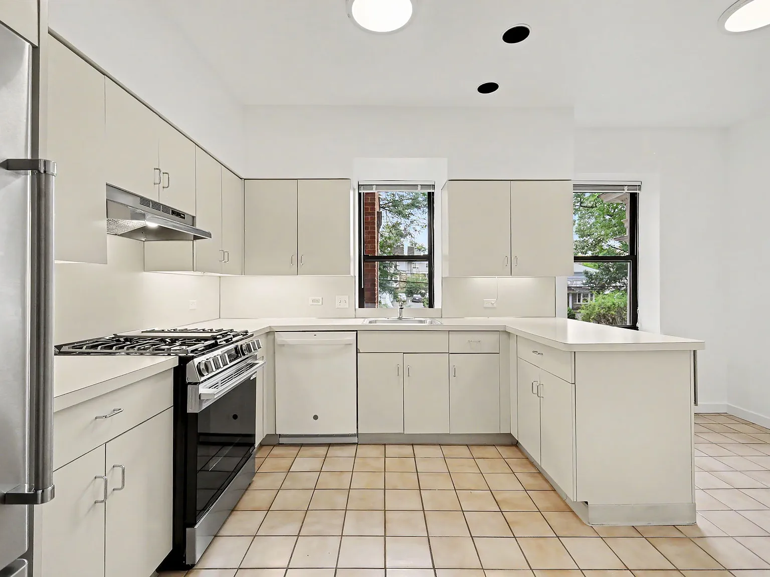 1 bed, 1235 sqft, $4,750 — Photo 3