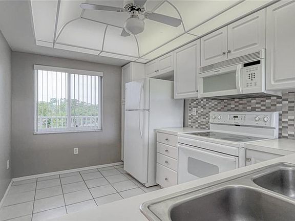 5th image of 14831 Park Lake Dr APT 311