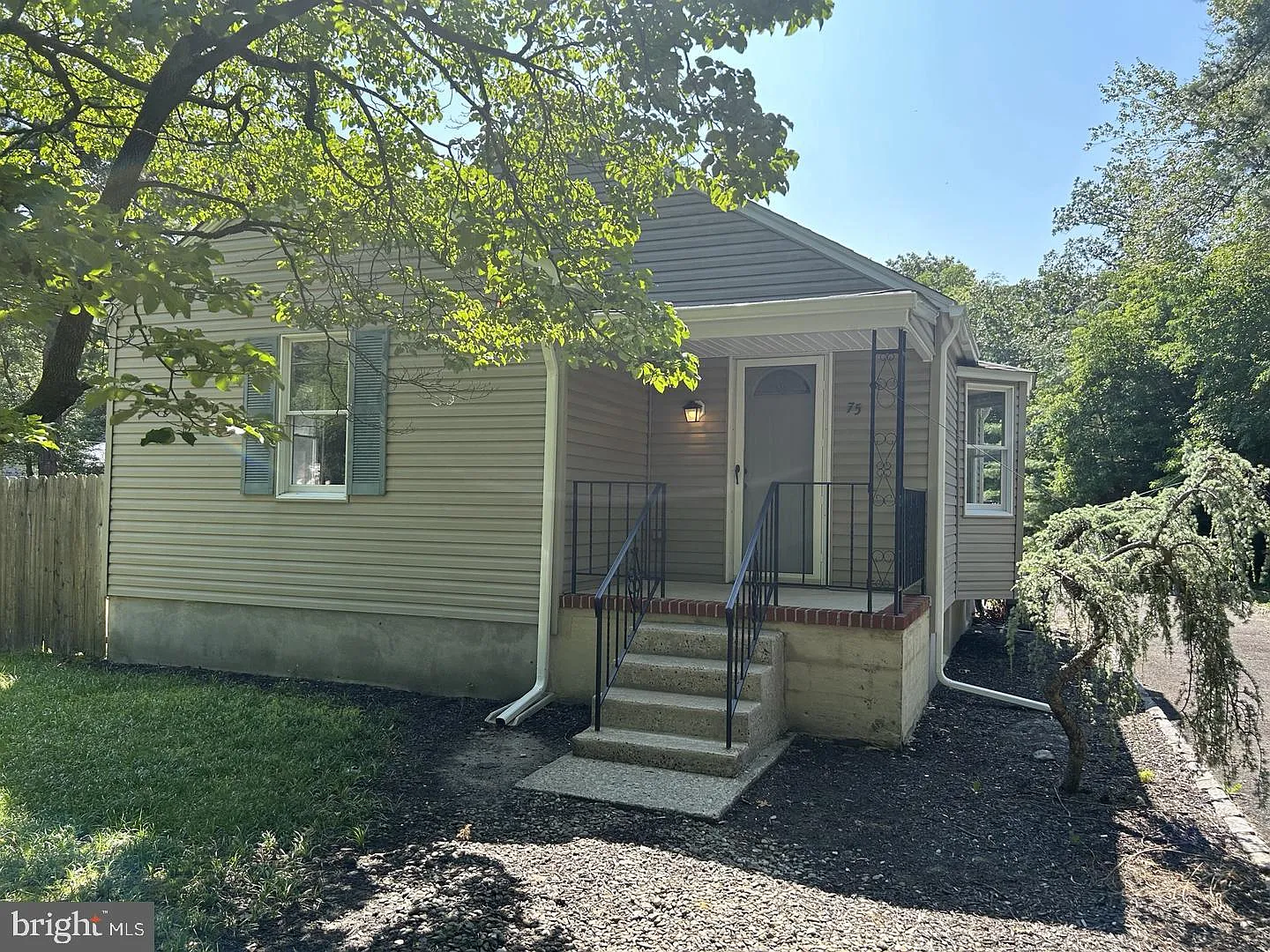1 bed, 1.0 bath, 684 sqft, $2,000 — Photo 2
