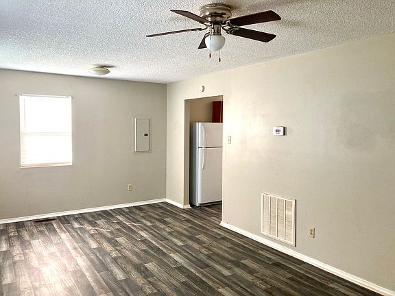 2nd image of 603 W Mill St