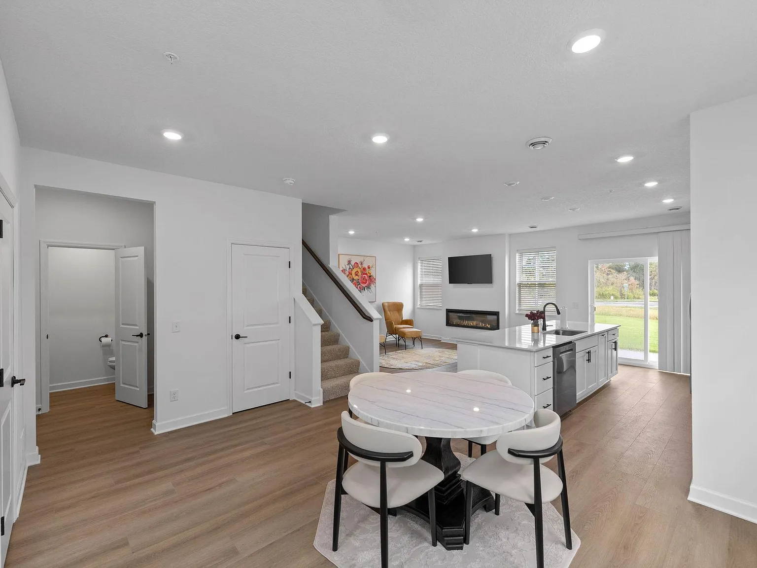 3 bed, 2.5 bath, 1772 sqft, $2,750 — Photo 3