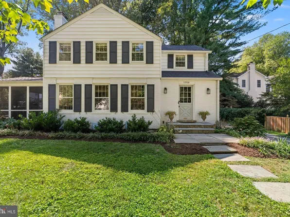 5908 Cromwell Dr, Bethesda, MD 20816