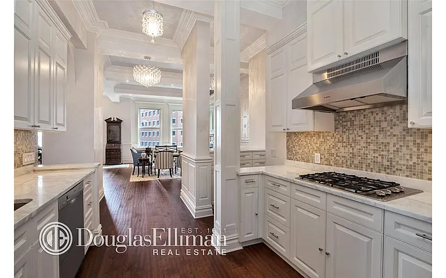 Sold by Douglas Elliman | media 21