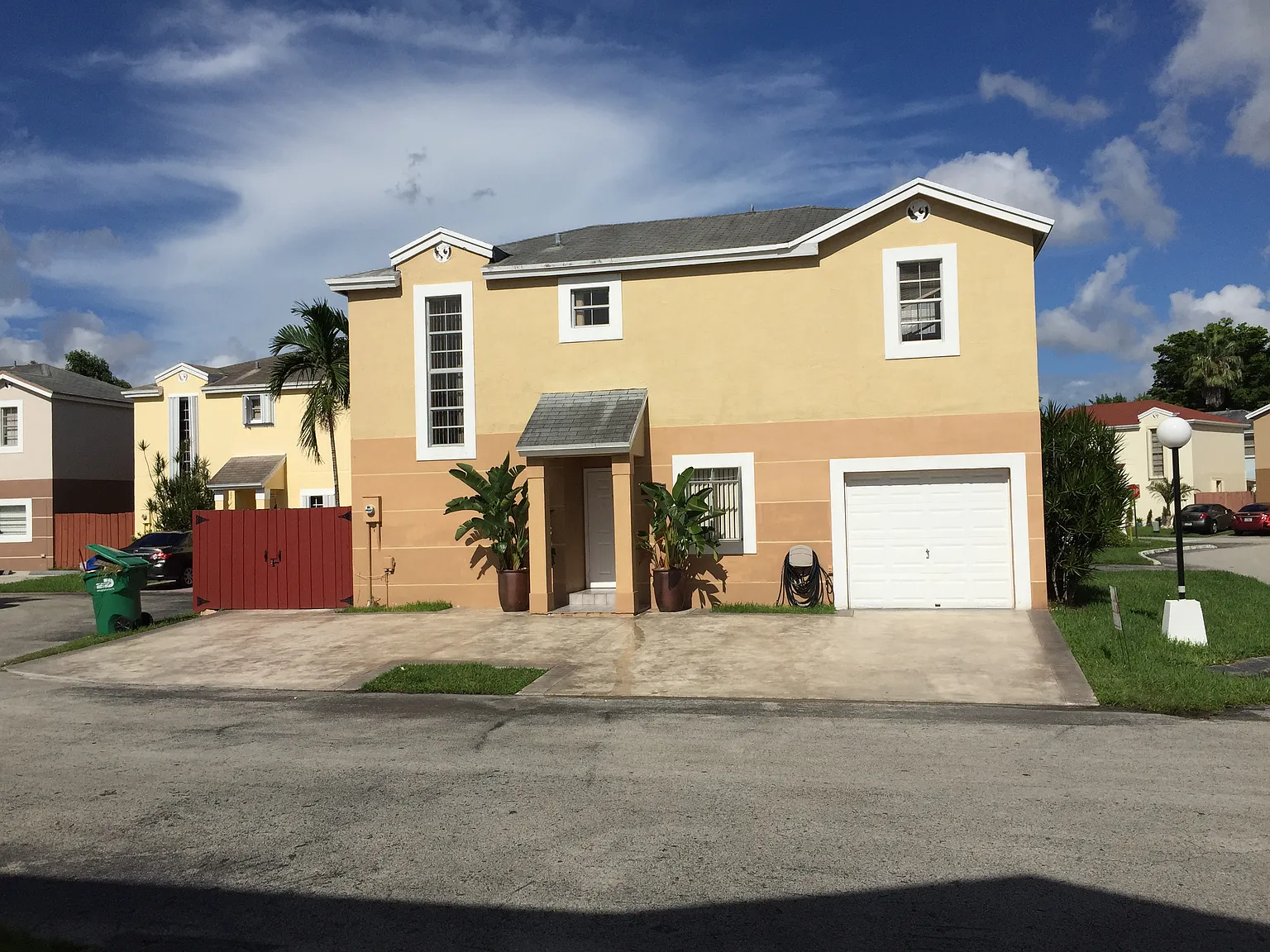 4 bed, 2.5 bath, 1449 sqft, $2,900 — Photo 2