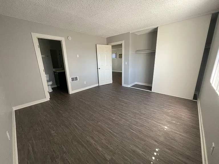 Villa Del Sol Apartments — Photo 162