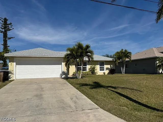 3 bed, 2.0 bath, 1215 sqft, $1,900 — Photo 2