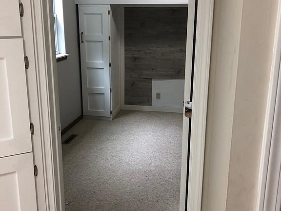 5th image of 10583 Chicago Dr