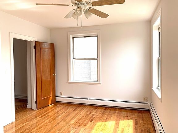 5th image of 2331 33rd St #1