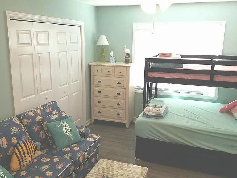 110 S High Point Ave — Photo 10
