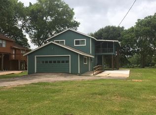 2108 County Road 243, Bay City, TX 77414