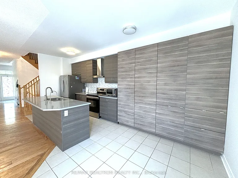 511 William Forster Rd — Photo 6