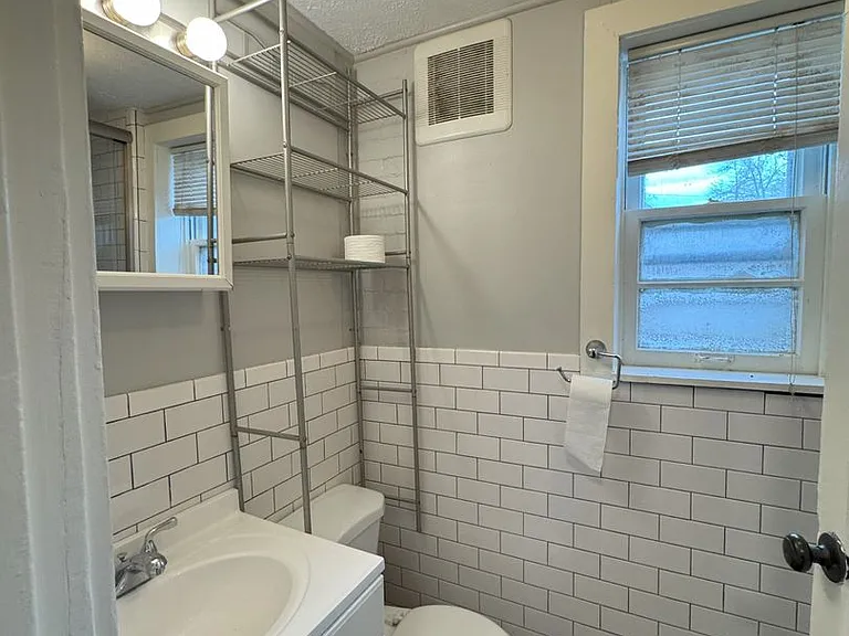 510 W. Saint Catherine — Photo 19
