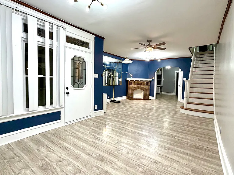 3526 Oakmont St — Photo 2