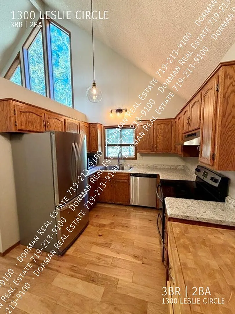Beautiful 3-Bed, 2 bath, oversized 1 car garage Home in Desirable Northwoods! — Photo 3