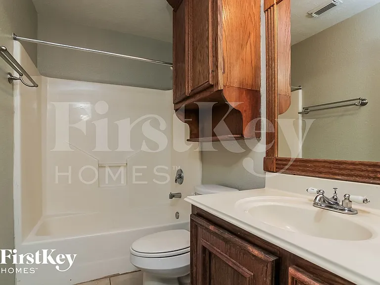23015 Banquo Dr — Photo 13