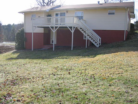 2nd image of 221 Lakeview Dr