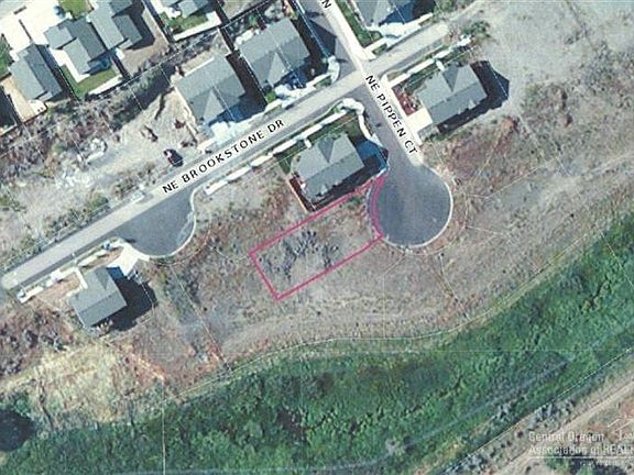 3rd image of 1615 NE Pippen Brookstone Dr