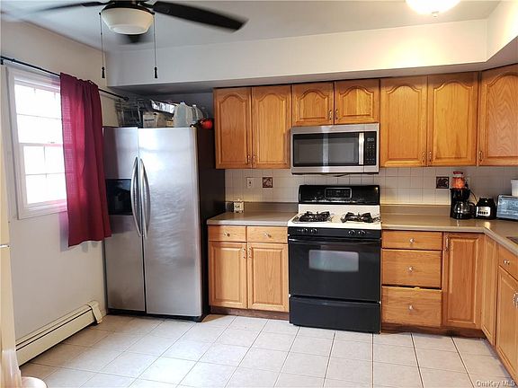 5th image of 36 Brookside Dr W