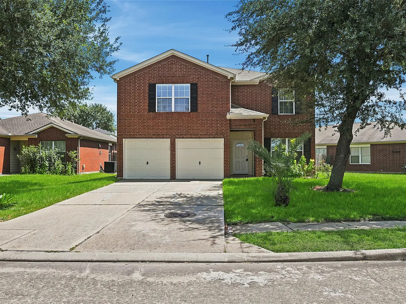 3 bed, 2.5 bath, 2371 sqft, $2,095 — Photo 2