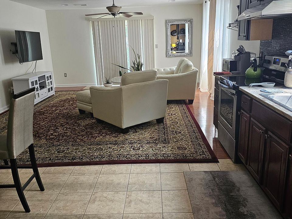 15 Robbinwood Ter Linden NJ Zillow