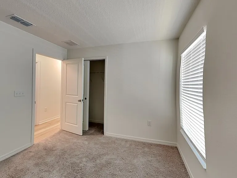 1052 Papaya Cir — Photo 12