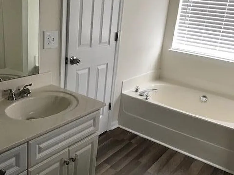 1432 Hilltop Dr — Photo 17