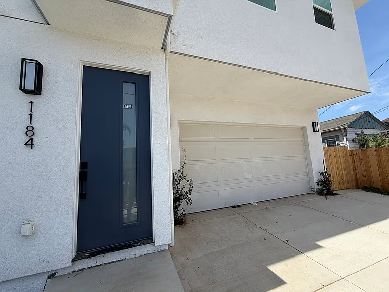 1184 Florence St — Photo 5
