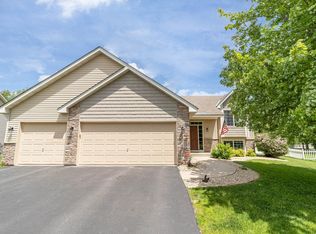 852 Forest Edge Dr, Jordan, MN 55352