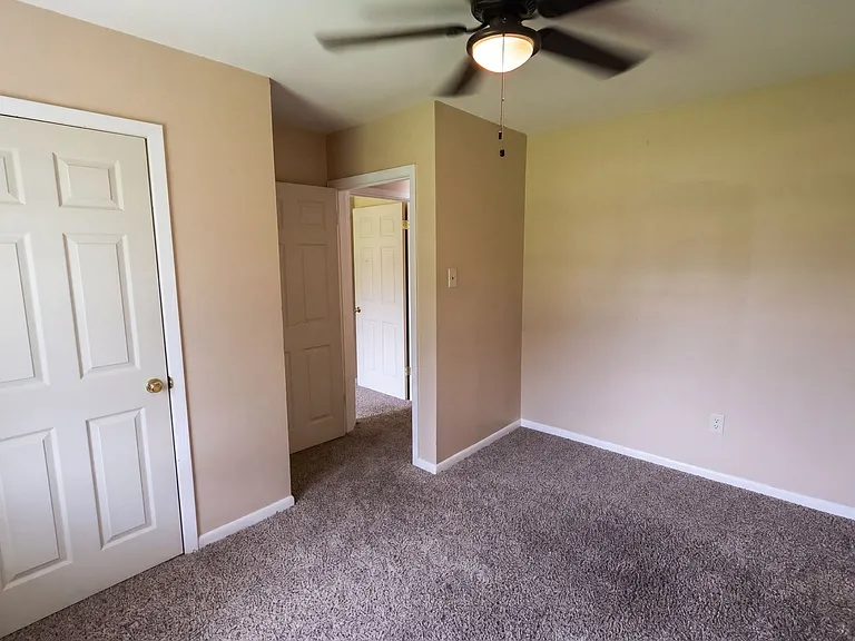 4600 Voss Dr — Photo 10