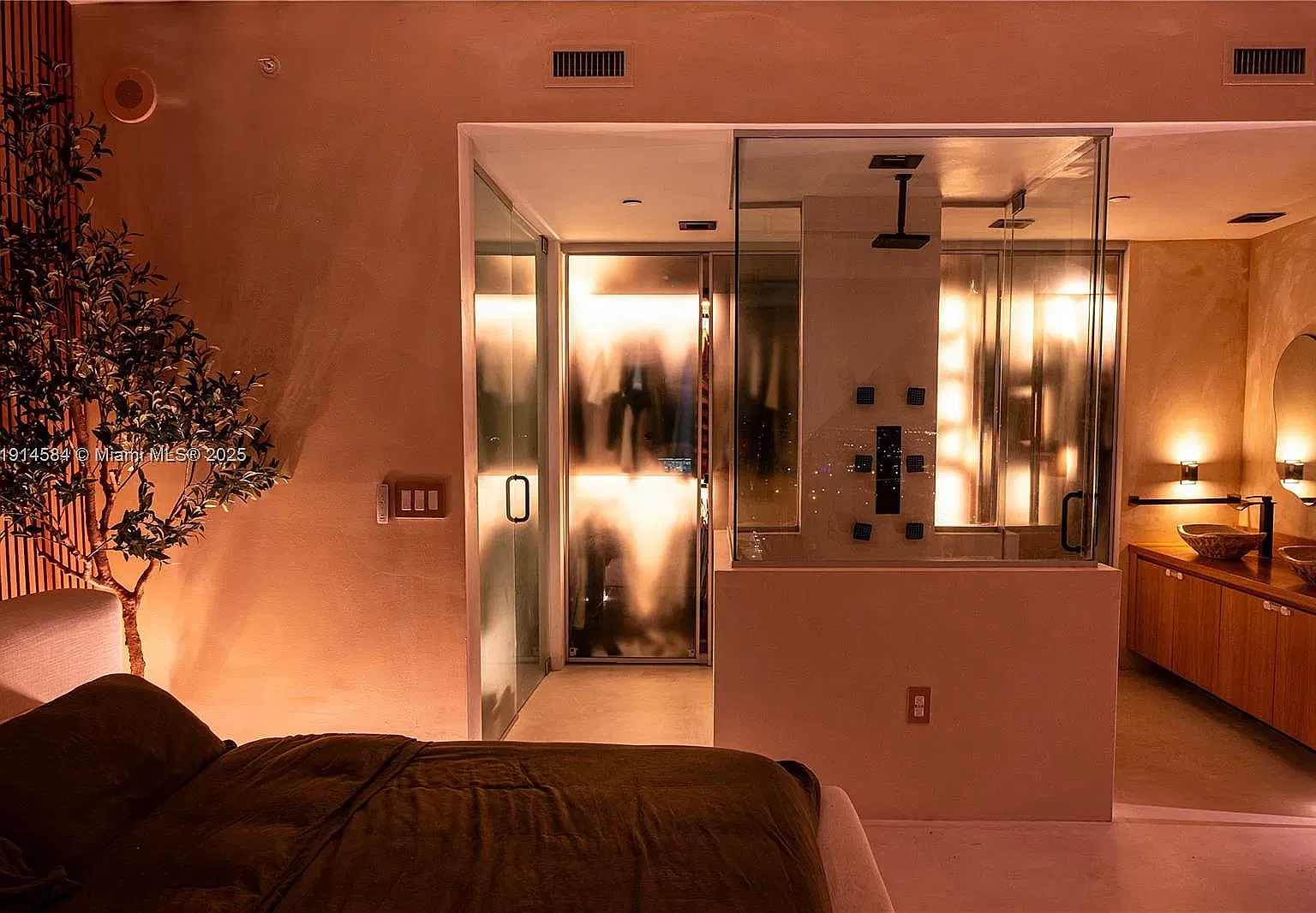 1 bed, 791 sqft, $3,600 — Photo 4