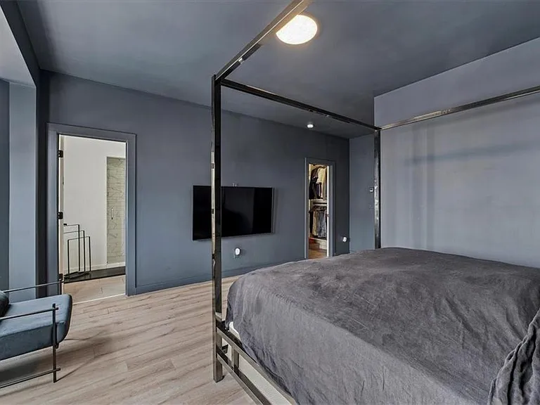 1077 Glen Opal Dr — Photo 32