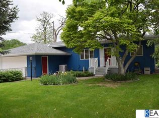 171 Carter Lake Clb, Carter Lake, IA 51510