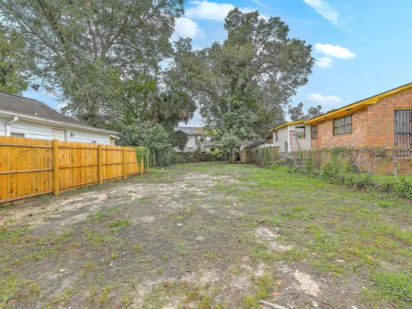 43 Poinsett St, Charleston, SC 29403