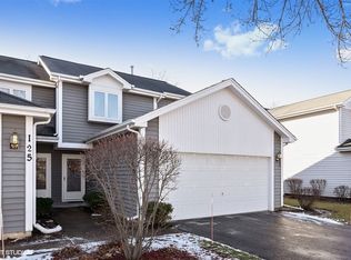 127 Hampton Ave, Westmont, IL 60559