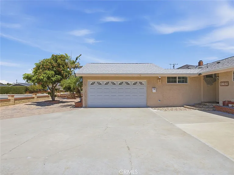 11642 Daniel Ave — Photo 4