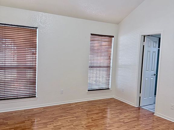 5th image of 4307 Derik Dr